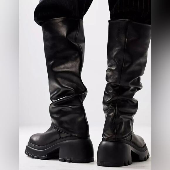 Free People Lana Lug Sole Foldover Boots NEW Black Size 10 - Picture 2 of 10